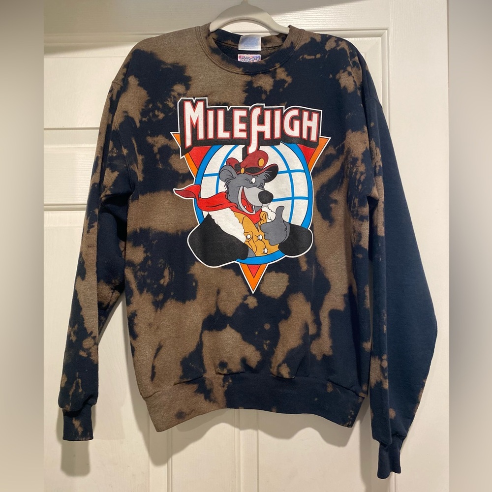 Dirty Laundry Couture Mile High sweatshirt adult medium